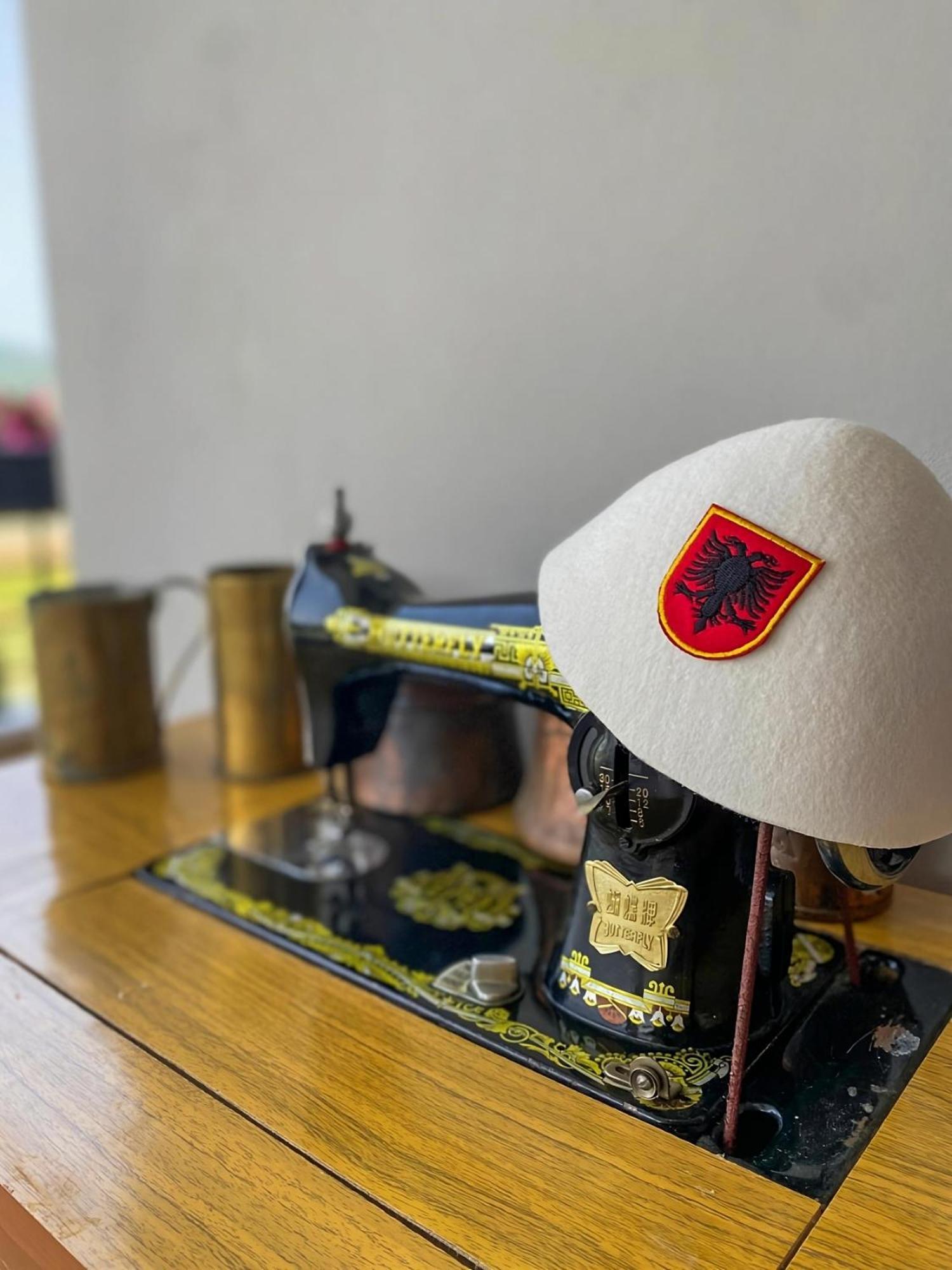 Villa Tabaku Berat Bagian luar foto