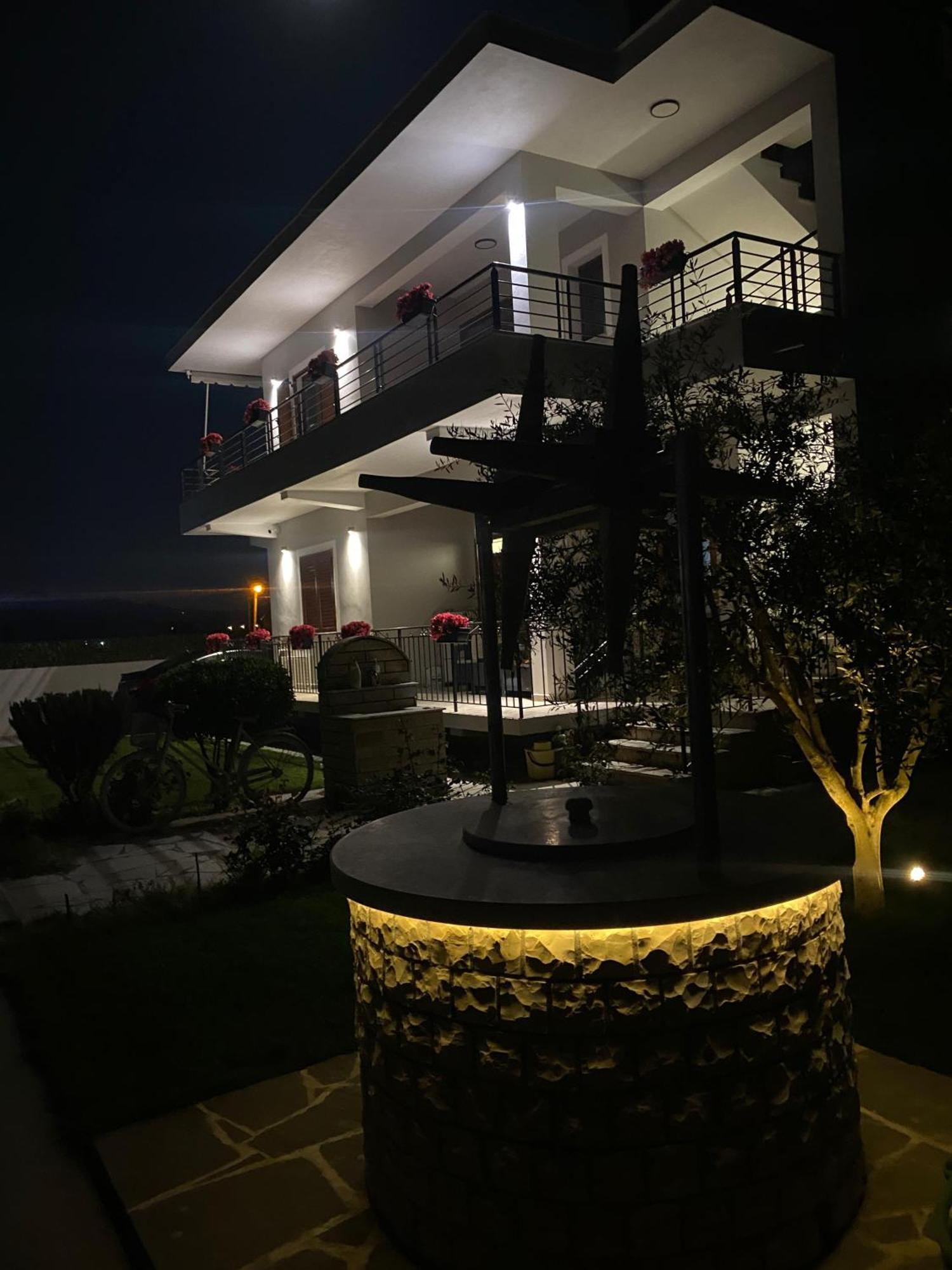Villa Tabaku Berat Bagian luar foto
